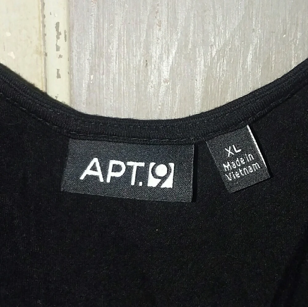 Dress - Picture 2 of 5